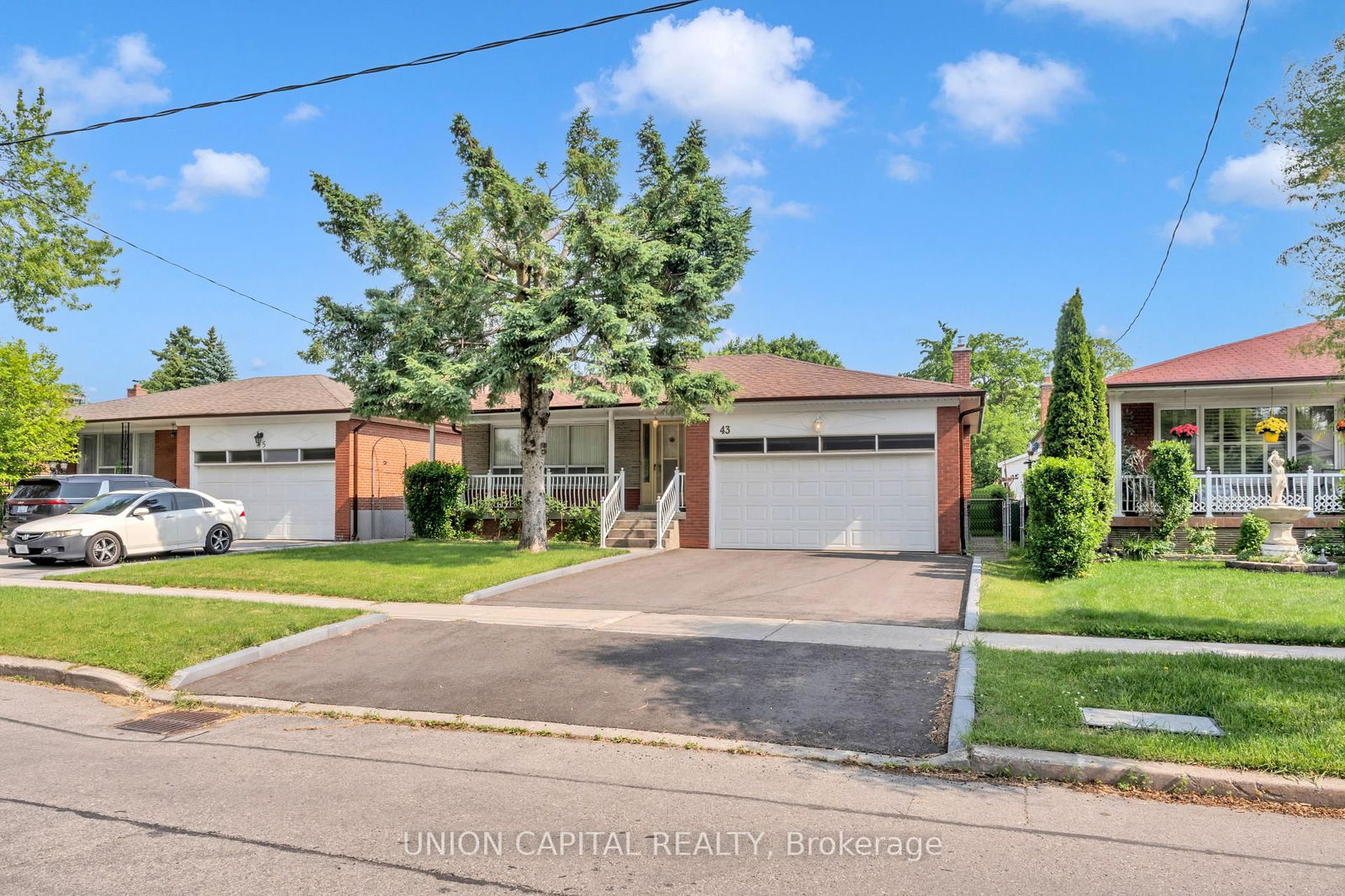 Detached House for sale at 43 Ernest Avenue, Toronto, Pleasant View, M2J 3T4 - MLS: C12213107