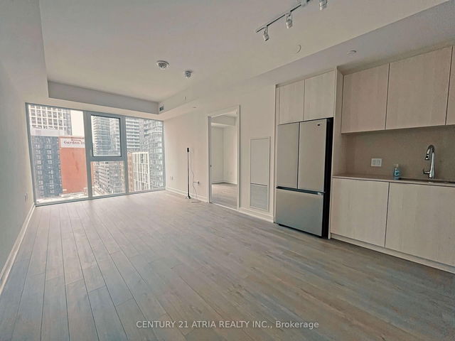 1002 - 357 King Street