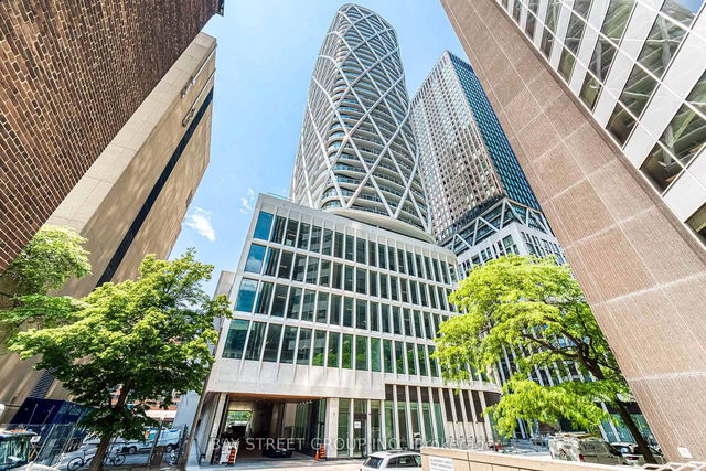 3514 - 230 Simcoe Street
