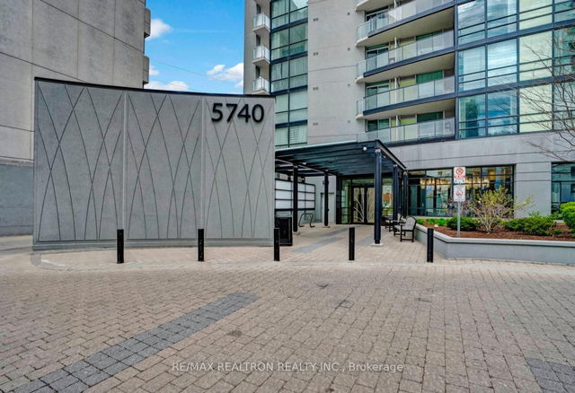1809 - 5740 Yonge Street
