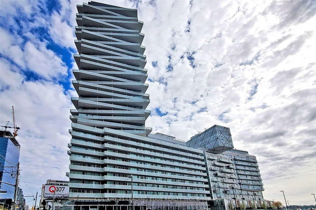423 - 15 Queens Quay E