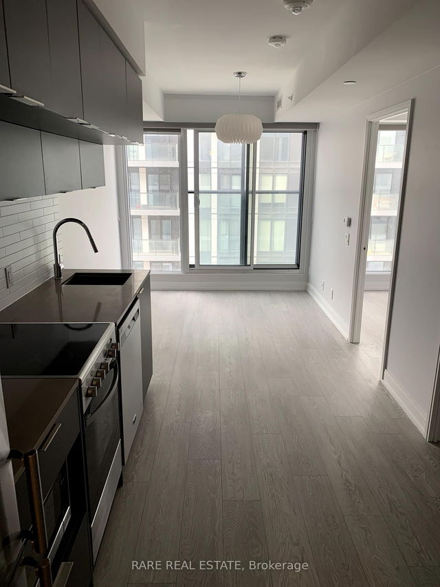 1715 - 181 Dundas Street