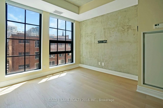 406 - 608 Richmond Street W