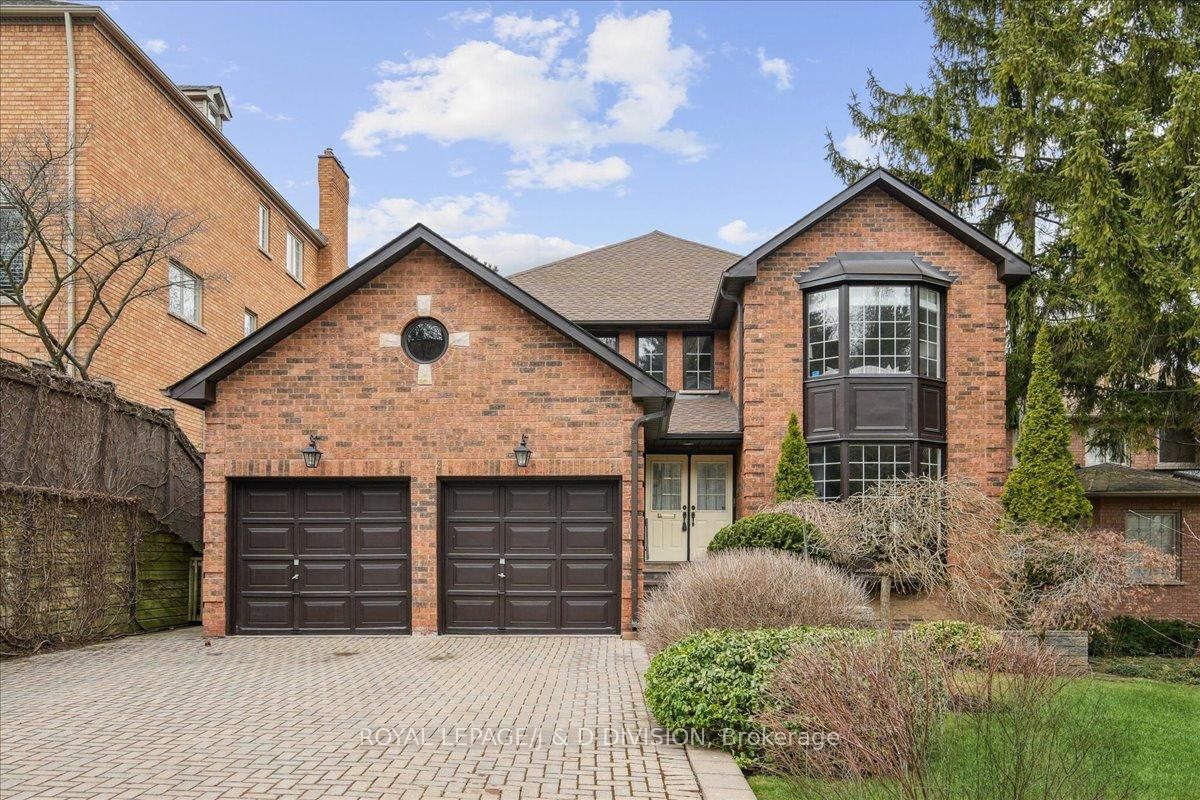 Detached House for sale at 2 Ivor Road, Toronto, Bridle Path-Sunnybrook-York Mills, M4N 2H4 - MLS: C12213863