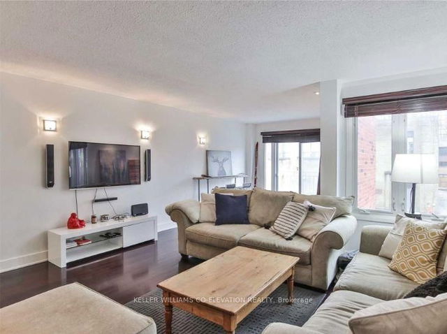 628 Adelaide Street W