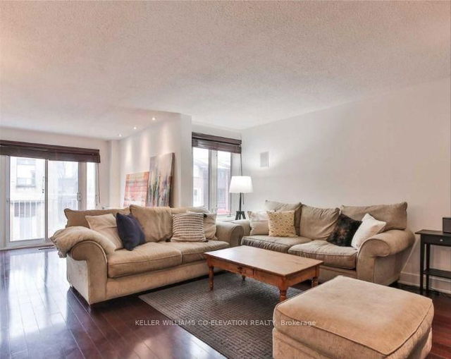 628 Adelaide Street W
