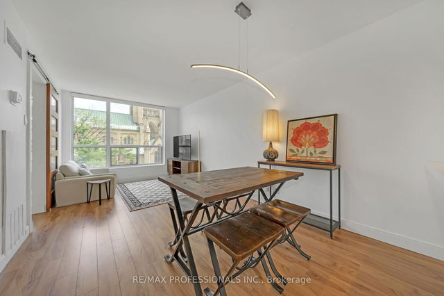 517 - 92 King Street E