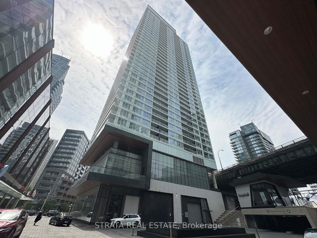 3915 - 19 Bathurst Street