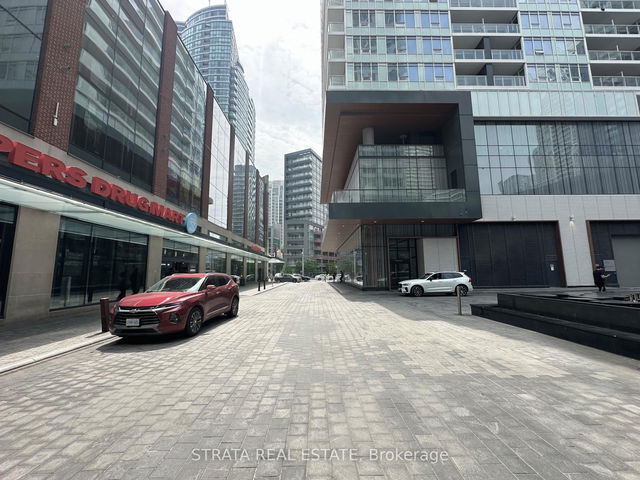 3915 - 19 Bathurst Street
