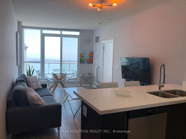 3005 - 208 Queens Quay W
