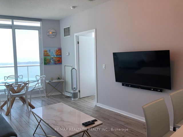 3005 - 208 Queens Quay W