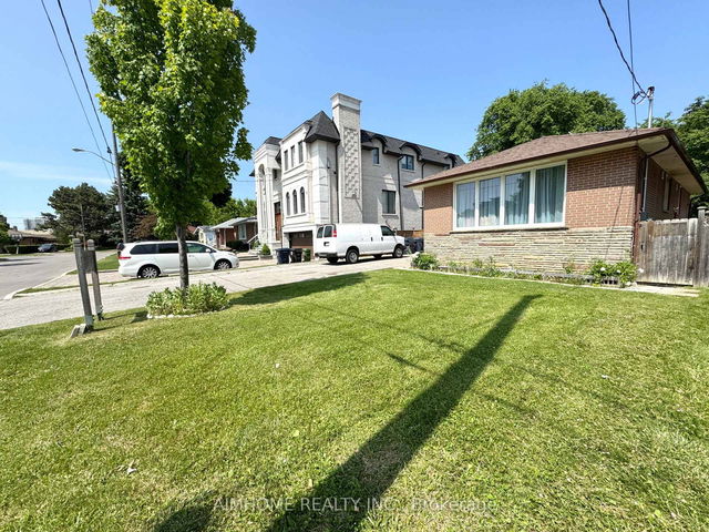 (Lower) - 5 Cloebury Court