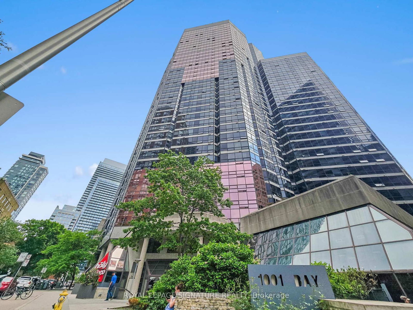 Listing Image 0