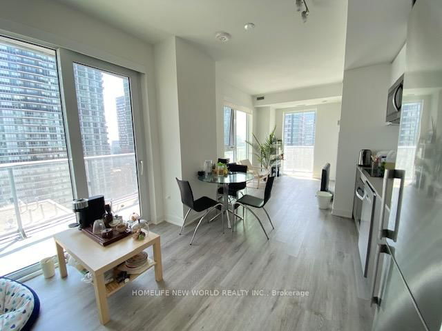 1807 - 100 Dalhousie Street