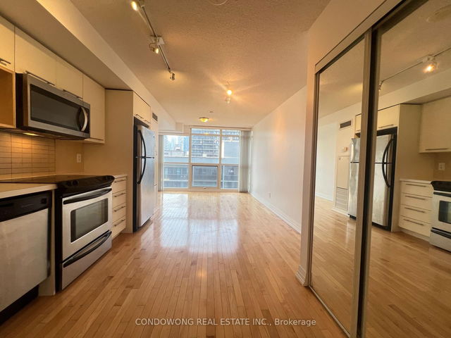 1709 - 25 Carlton Street