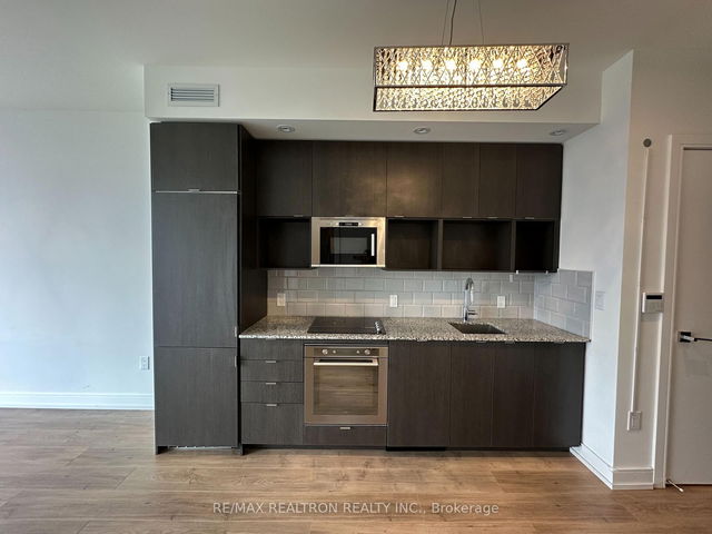 PH4 - 89 Mcgill Street