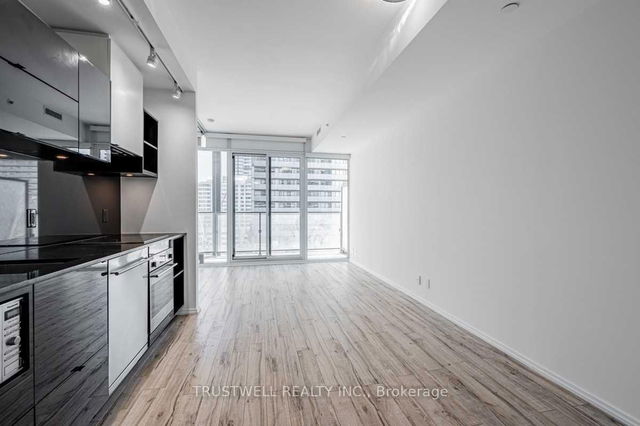 1310 - 125 Peter Street