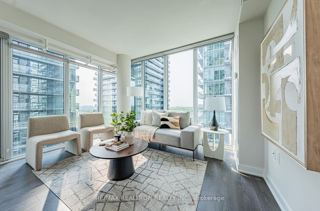 2604 Nt - 99 Broadway Avenue