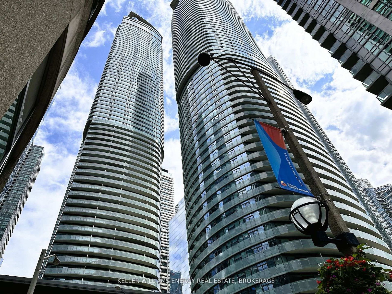 Condo for sale at 1409-12 York Street, Toronto, Waterfront Communities C1, M5J 0A9 - MLS: C12214735