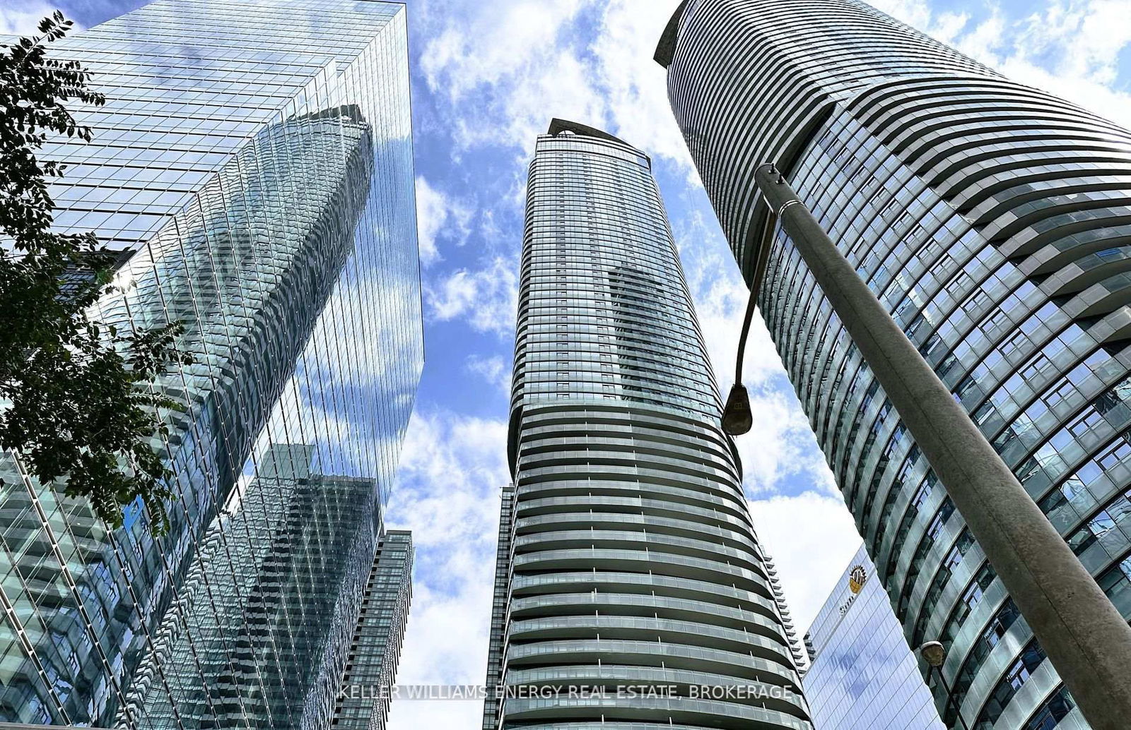 Condo for sale at 1409-12 York Street, Toronto, Waterfront Communities C1, M5J 0A9 - MLS: C12214735