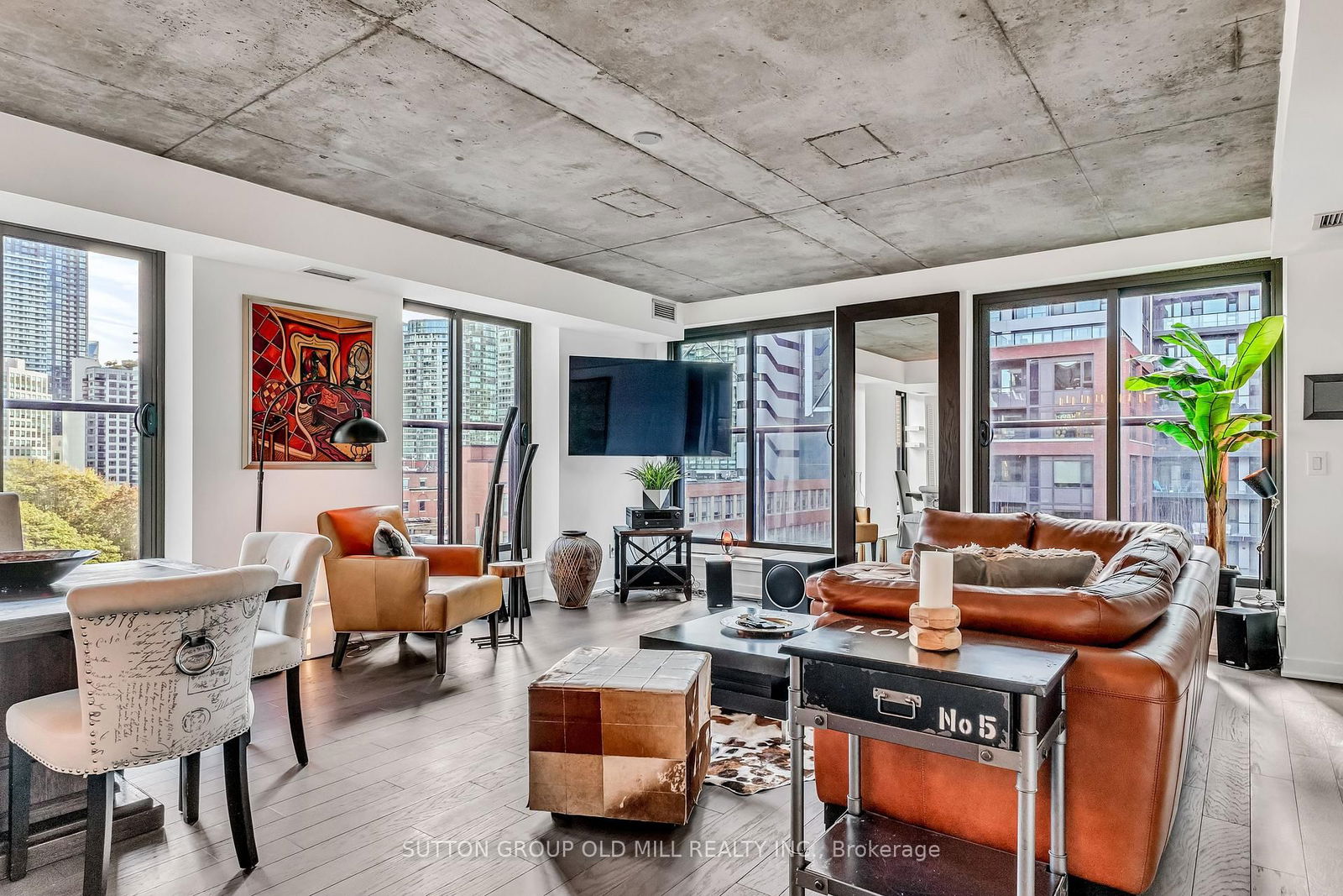 Condo for sale at 807-400 Wellington Street, Toronto, Waterfront Communities C1, M5J 2N7 - MLS: C12214778