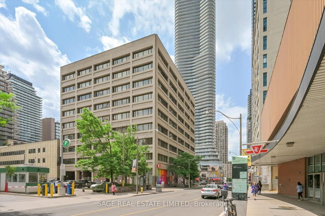 413 - 555 Yonge Street