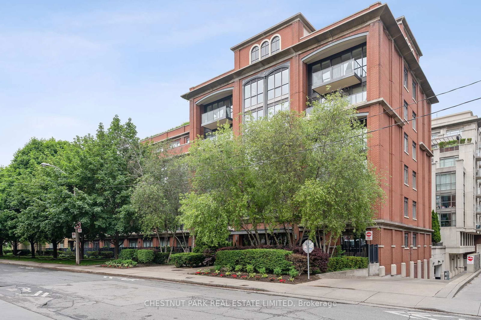 Condo for sale at 201-11 Soho Street, Toronto, Kensington-Chinatown, M5T 3L7 - MLS: C12215203
