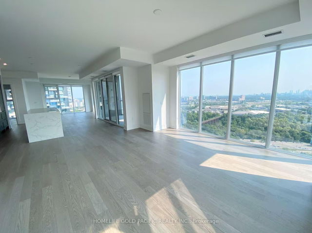 2809 - 10 Inn On The Park Drive