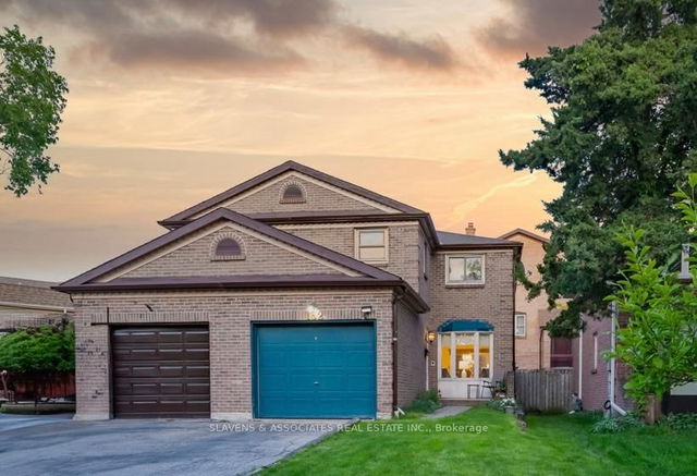 132 Stillwater Crescent