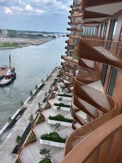 1032 - 155 Merchants' Wharf