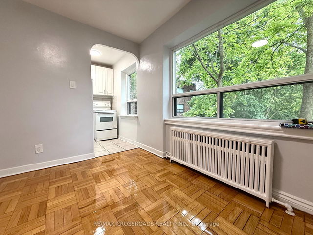 204 - 2770 Yonge Street