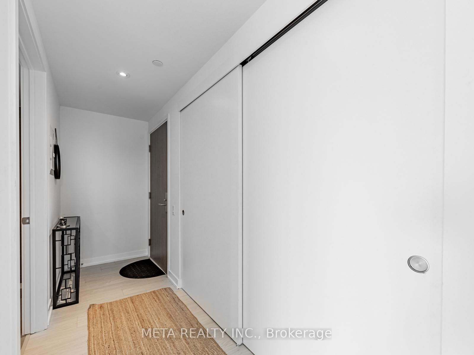 Condo for sale at 2210-161 Roehampton Avenue, Toronto, Mount Pleasant West, M4P 0C8 - MLS: C12215976