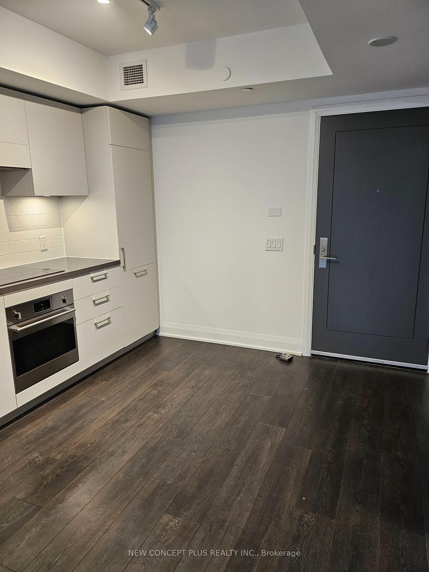 Condo for sale at 602-33 Frederick Todd Way, Toronto, Thorncliffe Park, M4G 0G9 - MLS: C12216055