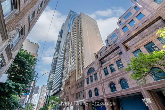 702 - 25 Grenville Street