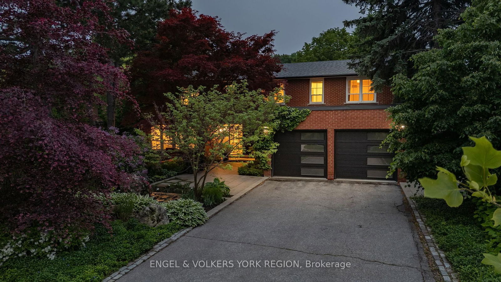 Detached House for sale at 15 Silvergrove Road, Toronto, St. Andrew-Windfields, M5L 2N5 - MLS: C12216164