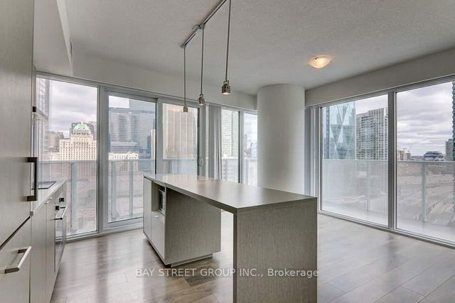 2004 - 88 Harbour Street