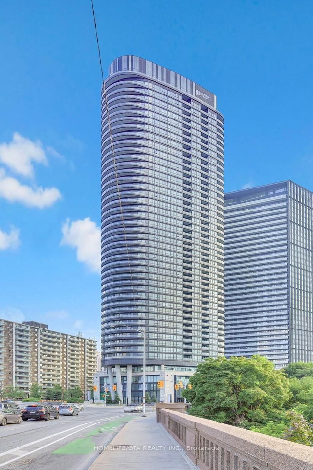 1815 - 585 Bloor Street