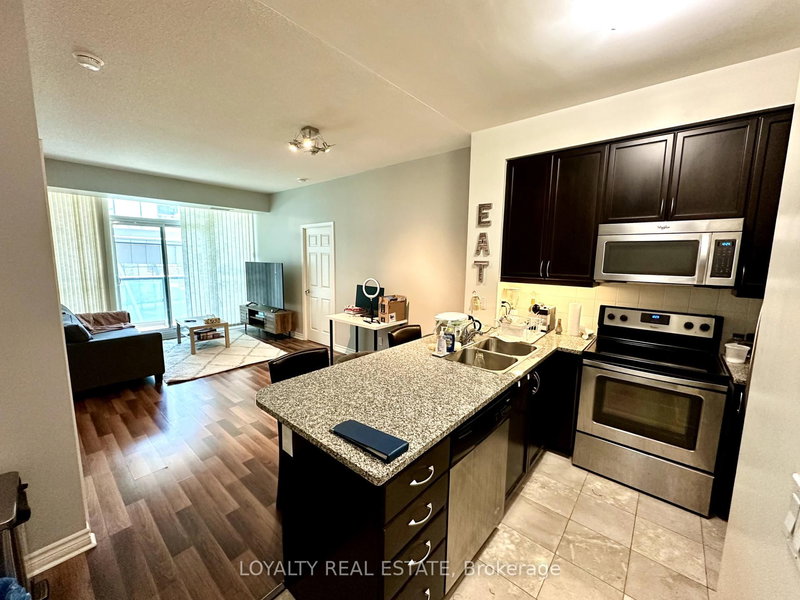 309 - 19 Grand Trunk Cres, Toronto, M5J 3A3 | Image 3