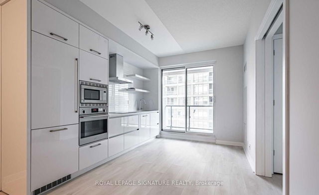 506 - 2221 Yonge Street