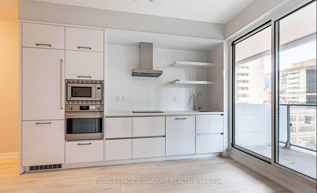 506 - 2221 Yonge Street