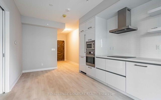 506 - 2221 Yonge Street