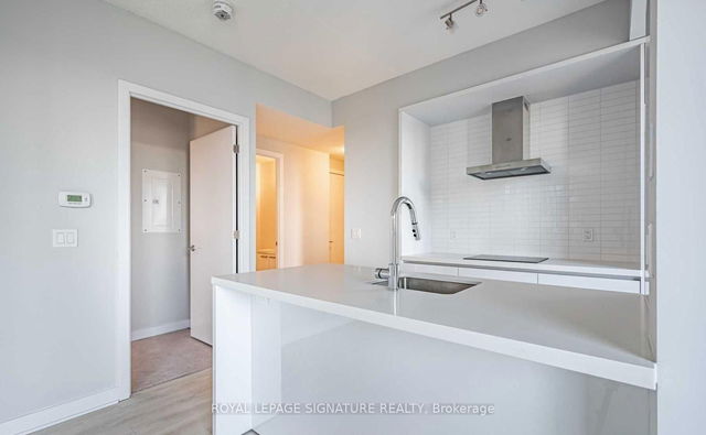 2708 - 2221 Yonge Street