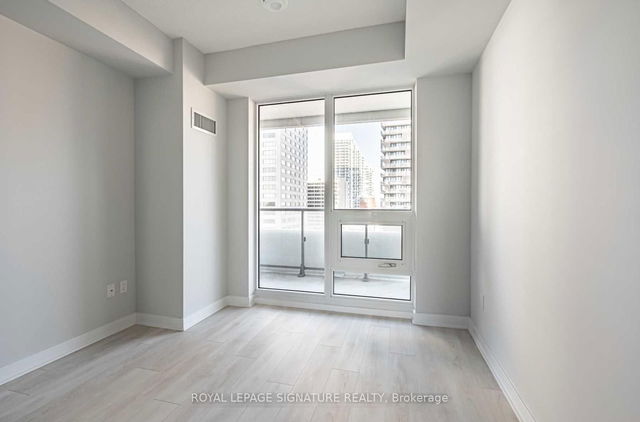 2708 - 2221 Yonge Street
