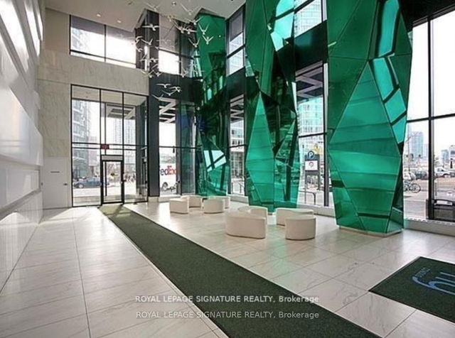 622 - 352 Front Street W