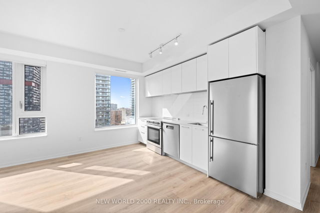 1709 - 101 Roehampton Avenue