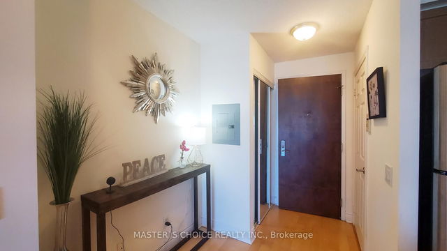 4204 - 763 Bay Street