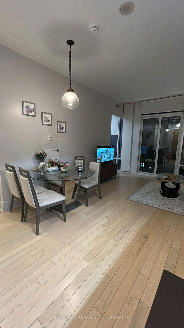 725 - 29 Queens Quay