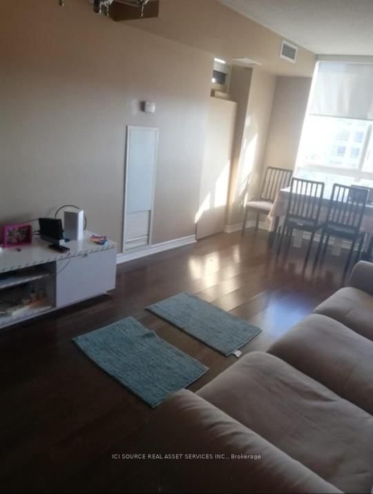 1807 - 8 Rean Drive