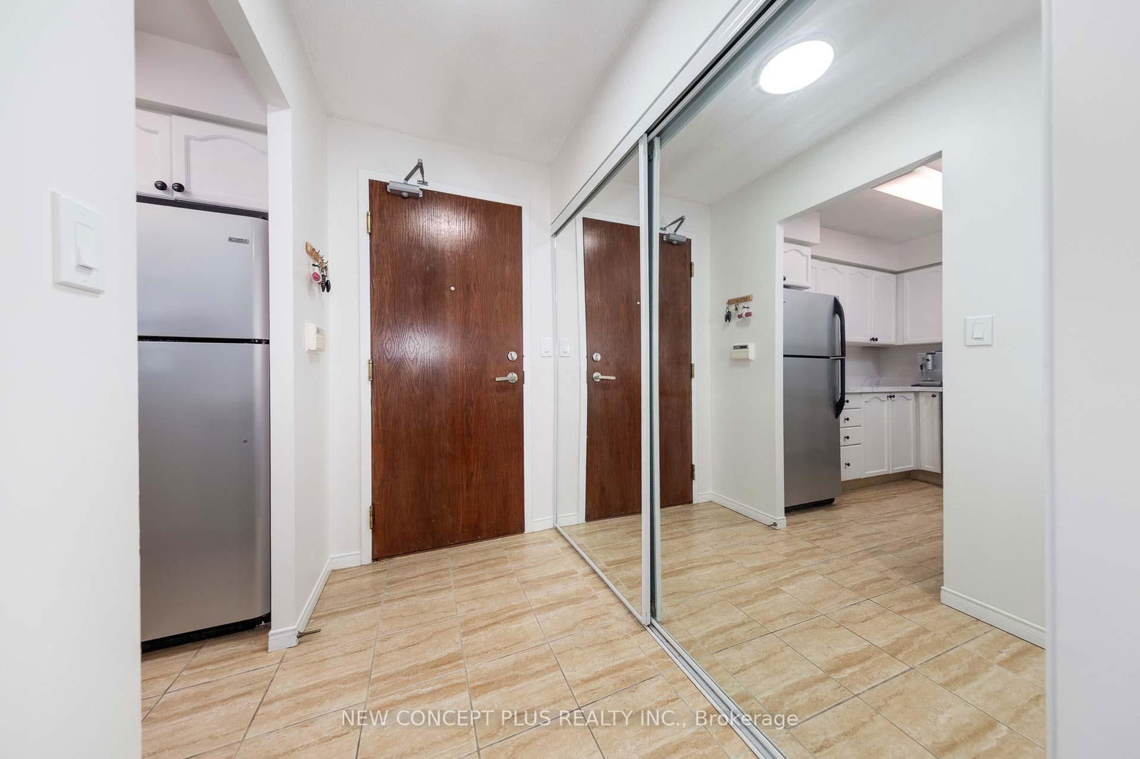 Condo for sale at 217-39 Pemberton Avenue, Toronto, Newtonbrook East, M2M 4L6 - MLS: C12218668