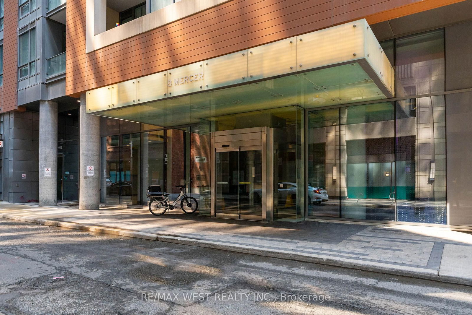 Condo for sale at 327-8 Mercer Street, Toronto, Waterfront Communities C1, M5V 0C4 - MLS: C12218702